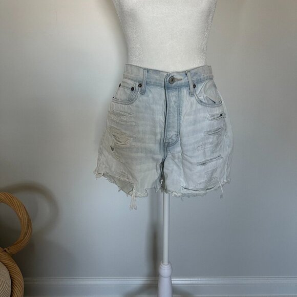 American Eagle Distressed 90’s Boyfriend Denim Shorts Light Wash Size 8 - Picture 5 of 6